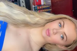 fav blonde babe🥰 photo 2