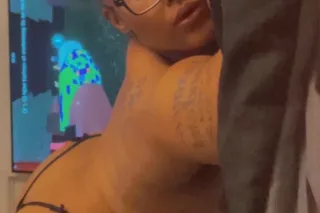im back babes photo 3