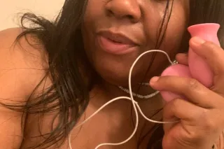 PHAT MILF On Foot In Manteca and Stockton photo 4
