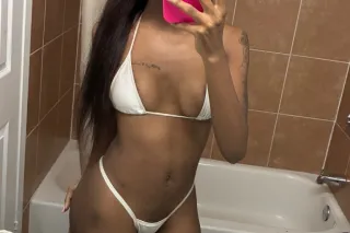 EVER SEEN A PYT LOOK SO GOOD😜 photo 4