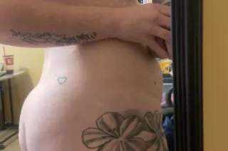 Thick MILF photo 1