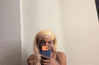 Come. I assure you that you'll like it. TRANNY photo 4
