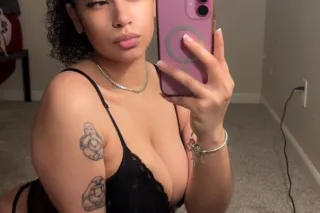 Available for Outcalls FT Shows Content 💋 TEXT NOW 💦💦