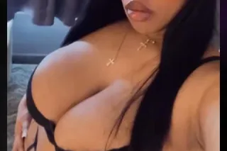 YOUR Fave Thick Booty Babe! Bubbly .. Sweet W/ an upscale Incall that I keep Neat 🤩 AIRPORTWAY INCALL BACK FOR A SHORT TIME photo 1