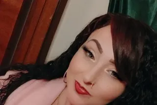 💕💕 Hey it's Layla starr 😘😘 new to your city cum get this Kitty wet photo 2