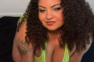 4’11 Puerto Rican Beauty 😍 photo 4