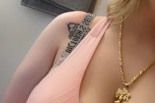 A Rare Blonde Experience… 2 Days Only ✨” photo 4