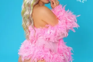 blonde bombshell back intown only here a coupke days lets party photo 2