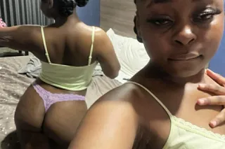 2 Girls 🥵 🌷 photo 4