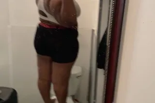 Come See Juicy photo 3