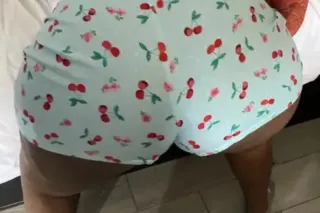 Come See Juicy photo 4