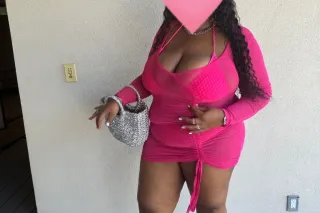 Curvy, confident, and irresistible photo 4