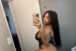 Availabe fo FT SHOWS & CONTENT👅💦🍆