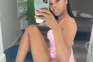 Slim Petite Freak 👸🏽💦 | QV OUT SPECIAL photo 1