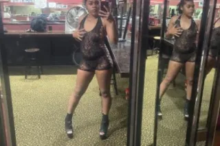 AVAILABLE TEXT NOW🫶🏾🏡🍌incalls ONLY 💦❣💚Caught Your Attention👉 Come Join Me And You'll Be Glad You did 😉 ABSOLUTE SERIOUS GENTLEMEN !! photo 3