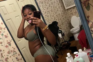 no outcalls only incalls qv is $100 only 10 mins or when you nut yo time is up, hour is $180 no anal dont txt md if nof serious you will be blocked head is extra $25 bbj $30 😛😛🥰🥰🥰 photo 5