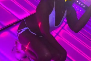 NAOMI GODDE$$ photo 4