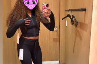 NAOMI GODDE$$ photo 1