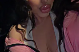 ONE AND ONLY MINNY GUARANTEED! VIDEO VERIFY NO FAKE! DONT FALL FOR THE FAKE POSING AS ME photo 7