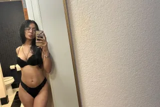 outcall in austin. petite brown skin latina 5'2. photo 4