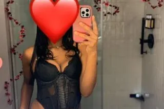 Slim thicc🍑Water Booty💦 photo 5