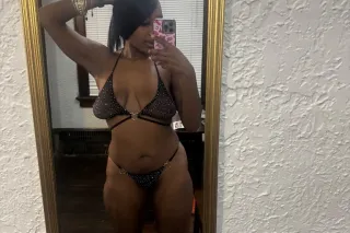 Slim thicc🍑Water Booty💦 photo 4