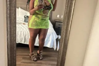 Hey papi!! INCALLS and OUTCALL ONLY!!! QV specials 🫦 👅💋 photo 5