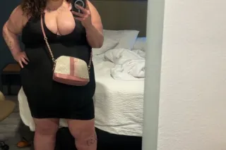 bbw baddie 🌸 STRIP AREA photo 6