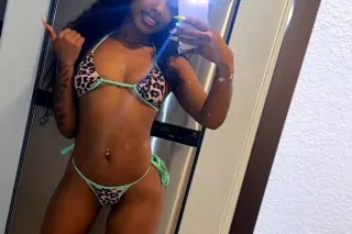 Your Fav Brownskin Caramel HoneyBun 🫧😍🎀 photo 3