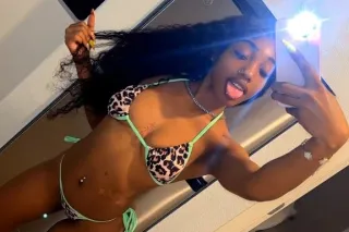 Your Fav Brownskin Caramel HoneyBun 🫧😍🎀 photo 4