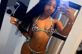Your Fav Brownskin Caramel HoneyBun 🫧😍🎀