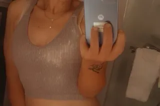 SEXY SLUT FOR YOUR EARLY MORNING PLEASURE photo 6