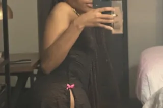 *READ BEFORE CONTACTING* Pretty & Petite , 4'11 Brownskinned , Braceface 🥰 AVAILABLE 24/7 !! Ask About my Content 🎥 photo 2