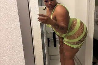 ☆TREAT☆🍰 🩷gσσd gιяℓ 💜 •ωιтh• ηαυghту habits👅💦 photo 2