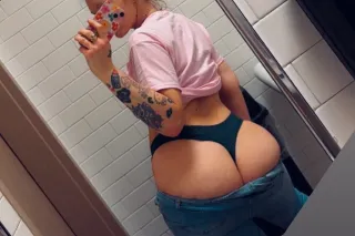 NEW NUMBER* Available now👯 REAL PICS, ✅✔ Facetime Verify🤳🏼SUPA THICK ❄🐰 READY TO FUCK AND SUCK RIGHT NOW photo 4