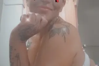 make me moan 🩷🥵😻💋 cum quench my thirst 💦