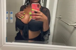 smell it fuck it suck it 😽🤭😛 come play with these double ds photo 3
