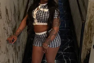 QV SPECIALS HERE FOR A GOOD TIME NO BARE photo 5