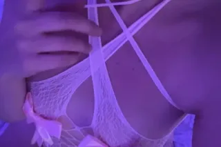 White Girl Cardates/ Outcall cum see me photo 2