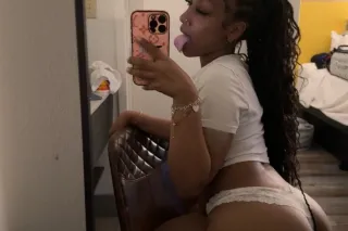 ft shows & outscalls available💦💦😻😻 photo 3
