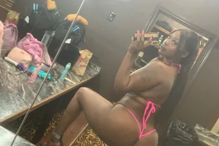 Hello im sexy chocolate 🍫 body super curvy face of a model pussy wet like water💦 PRICES START AT $200 DO NOT CALL ME IF YOU CANNOT PAY!!!!!!!! NO RAW SEX AT ALL!! photo 4