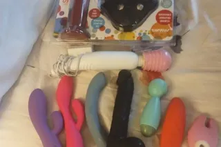 Bakersfield cum for discrete pleasure with a Legendary Lady trust and believe we will have fun while i squirt on your cock so cum through you wont be disappointed. photo 2
