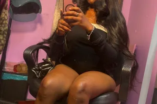 PETITE UPSCALE TREAT👸🏽💦 photo 10