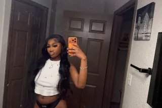 PETITE UPSCALE TREAT👸🏽💦 photo 9