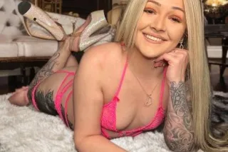 A sexy distraction 😘💕💦 lets make it last forever! photo 5