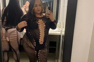 in love with thick women ever had 2 at once can you handle it 💘 photo 6