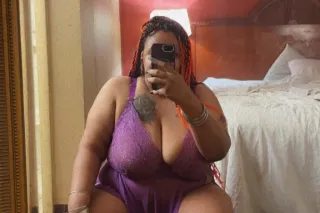BIGGEST TITTIES AROUND TOWN ♥ photo 4