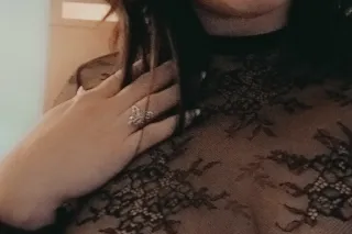 incall available photo 2