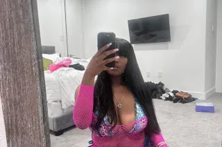 hey its Pretty 💋 Lets have fun for the weekend🥹 photo 5