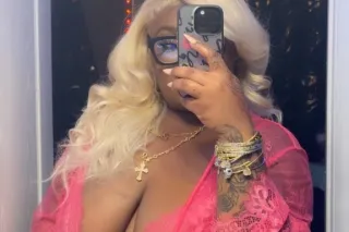 Ebony Looking For BBC photo 2